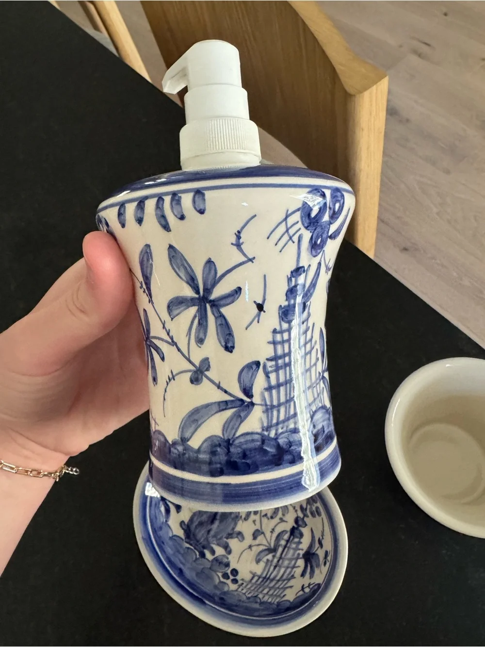Casafina Portugal Hand Painted Blue White Chinoiserie Bath Set Rabbit Floral